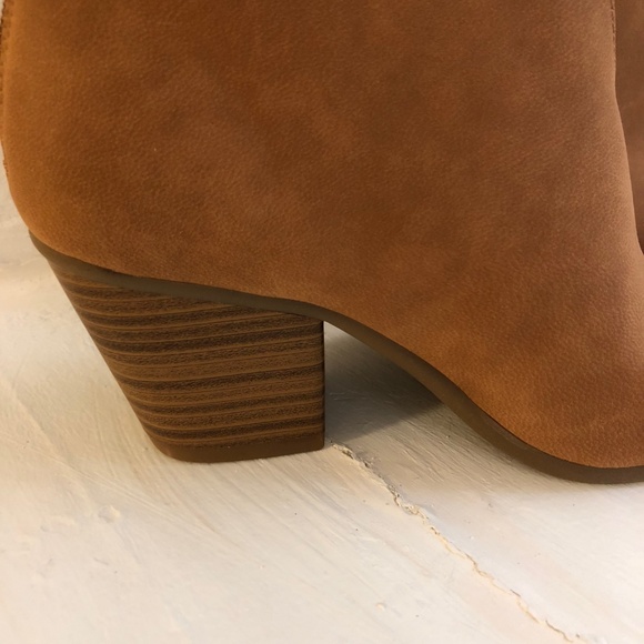 A2 by Aerosoles Women's Gravity Ankle Boot - Picture 6 of 8